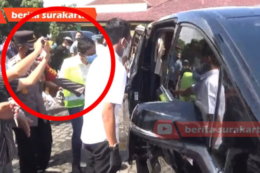 20210806072428-2-kejadian-gibran-sempat-diadang-polisi-masuk-mobil-menko-luhut-001-kurnia-azizah